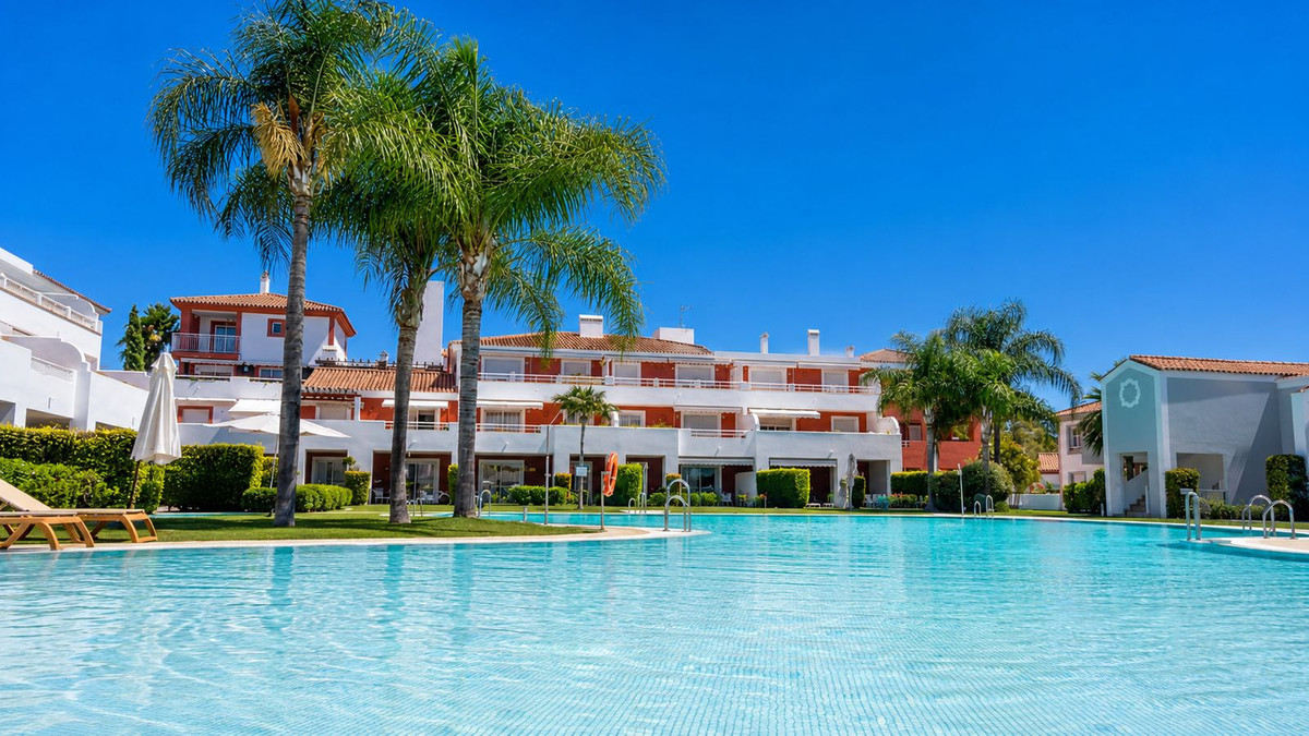 El Paraiso, Estepona